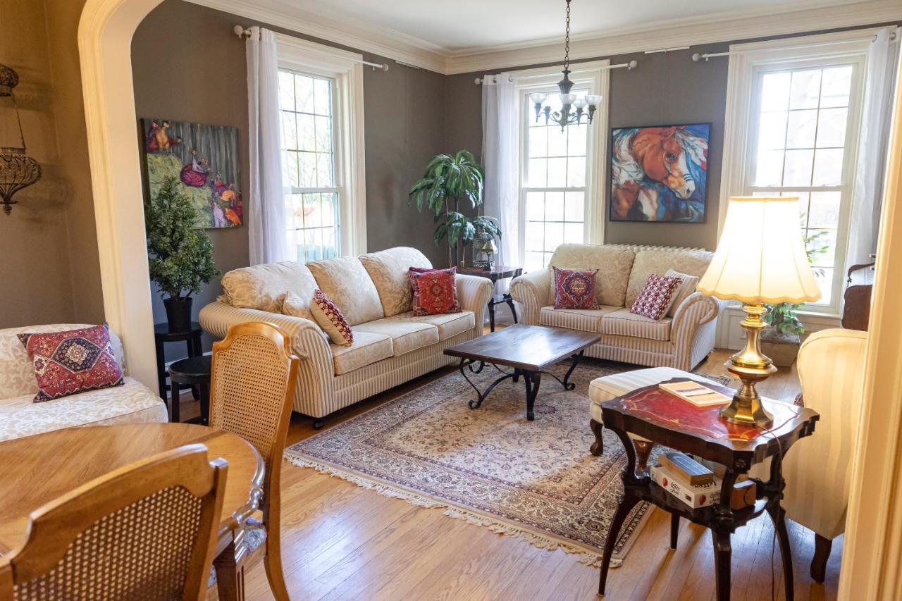 Anneken 1000 Islands B&B Luxury Suites & Spa Brockville Bagian luar foto